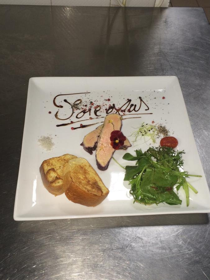 Sous Les Pins Hotel Etoile-sur-Rhone Luaran gambar
