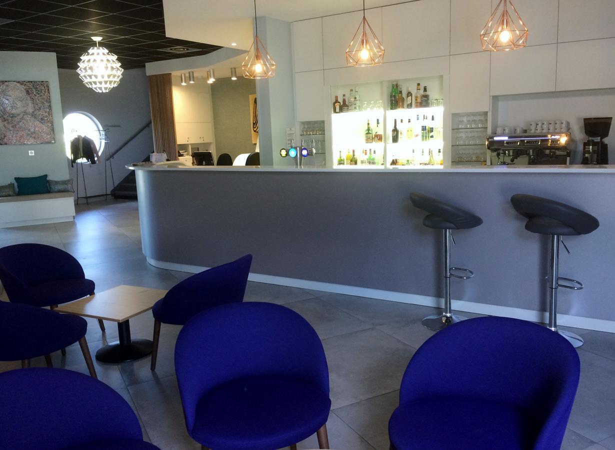 Sous Les Pins Hotel Etoile-sur-Rhone Luaran gambar