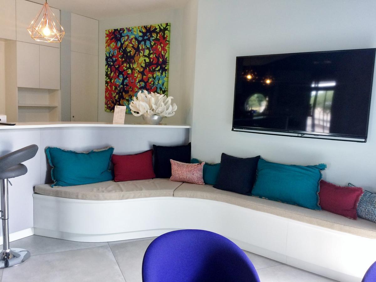 Sous Les Pins Hotel Etoile-sur-Rhone Luaran gambar
